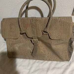 ***JESSICA SIMPSON*** TAN FAUX ALLIGATOR PRINT HANDBAG